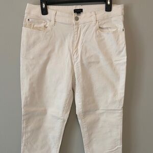 Ann Taylor Factory White Jeans-Size 8.  Excellent Condition.